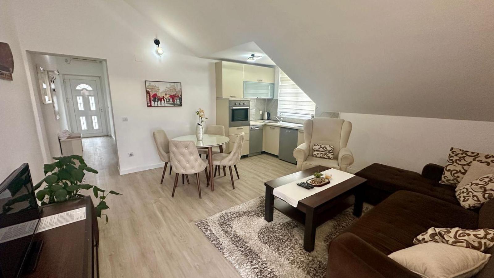 Apartments Teodo מראה חיצוני תמונה